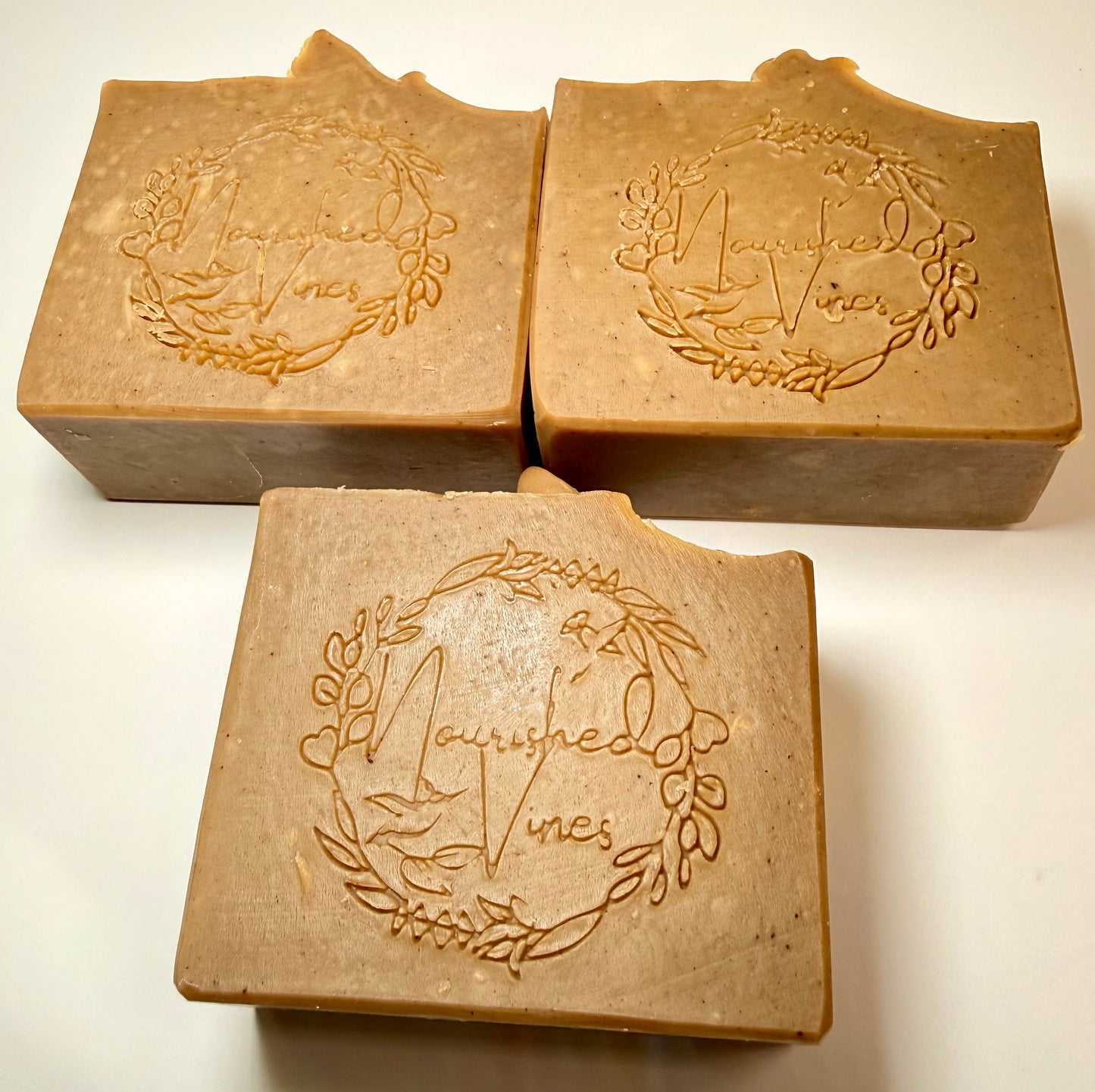 “EverTumAloe”
Turmeric, Aloe & Pine Tar Silk Tallow Soap